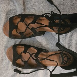Fergie Gordie Black Gladiator Sandals Size 8 1/2